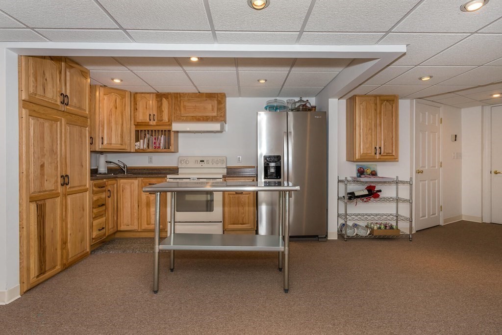 35 Thomas Lane Canton, MA 02021 - Photo 26 of 37 Gallery Image 26