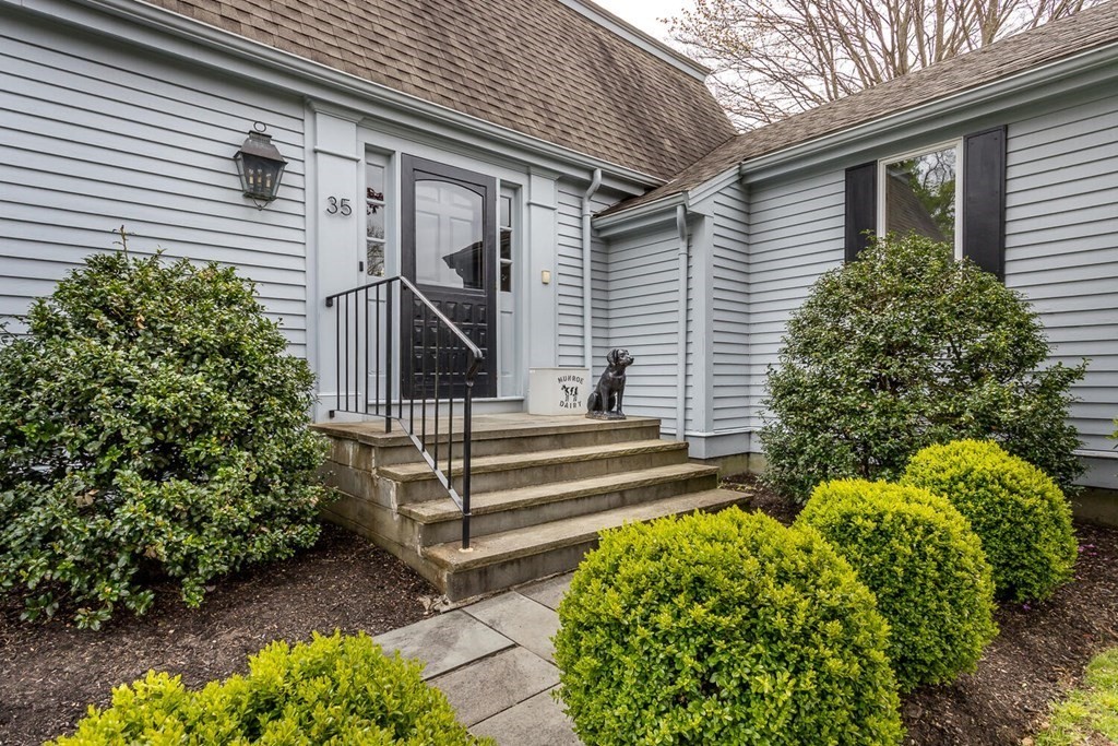 35 Thomas Lane Canton, MA 02021 - Photo 3 of 37 Gallery Image 3