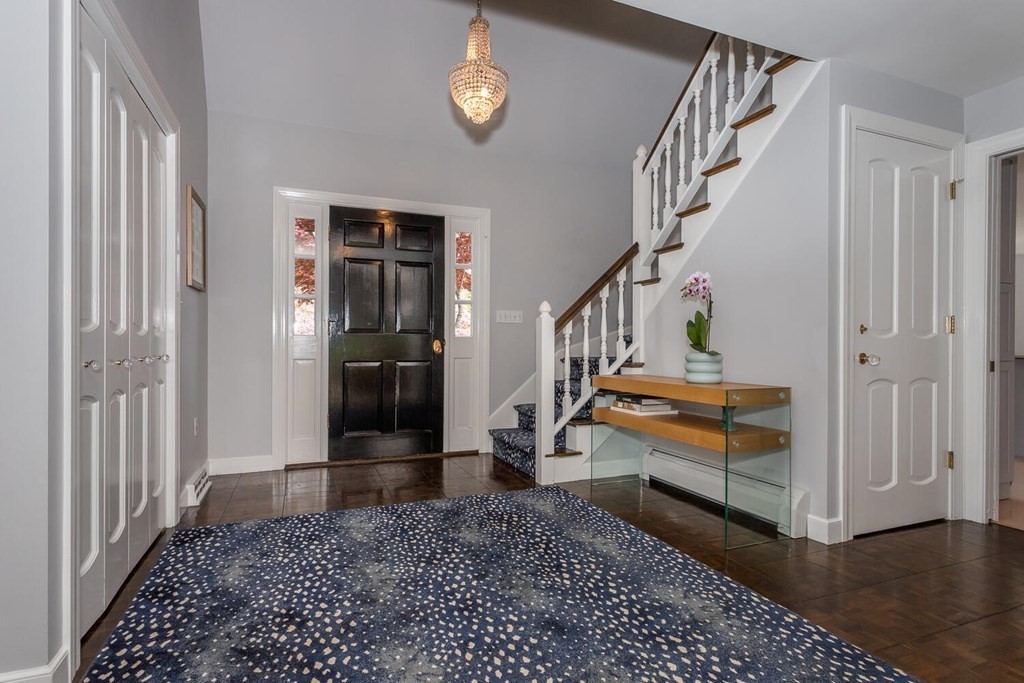 35 Thomas Lane Canton, MA 02021 - Photo 4 of 37 Gallery Image 4