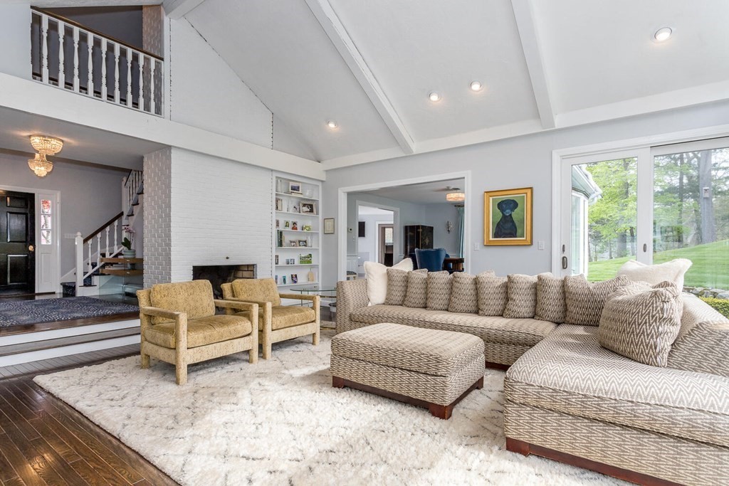 35 Thomas Lane Canton, MA 02021 - Photo 6 of 37 Gallery Image 6