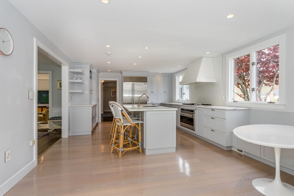 35 Thomas Lane Canton, MA 02021 - Photo 9 of 37 Gallery Image 9