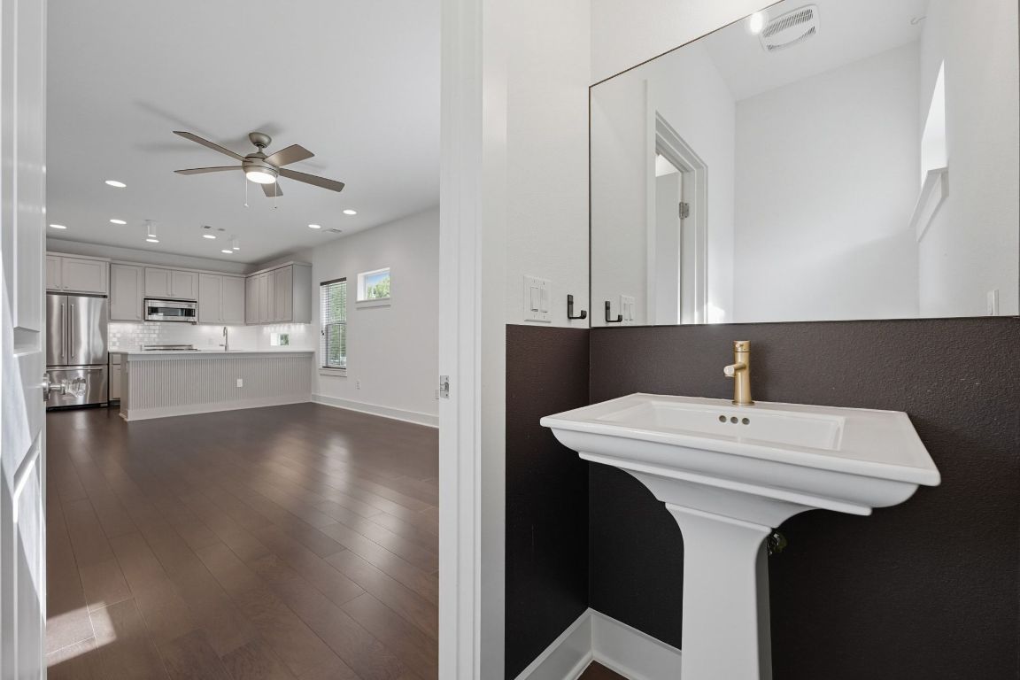 1010 Muse Lane, Unit 15 Austin, TX 78702 - Photo 19 of 22 a view of a kitchen from the kitchen