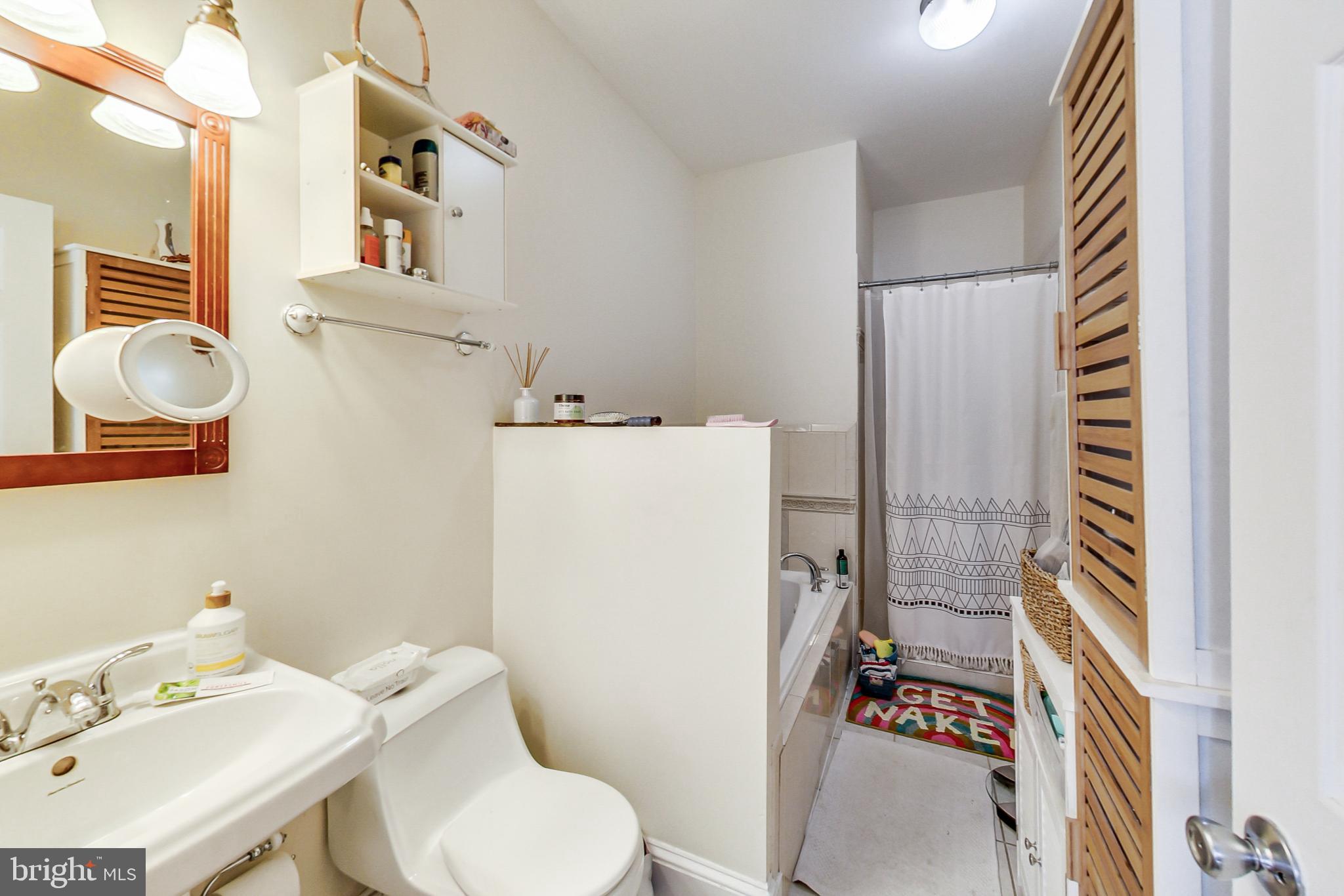 38 Q Street Northeast Washington, DC 20002 - Photo 29 of 48 Primary Bath with shower and tub