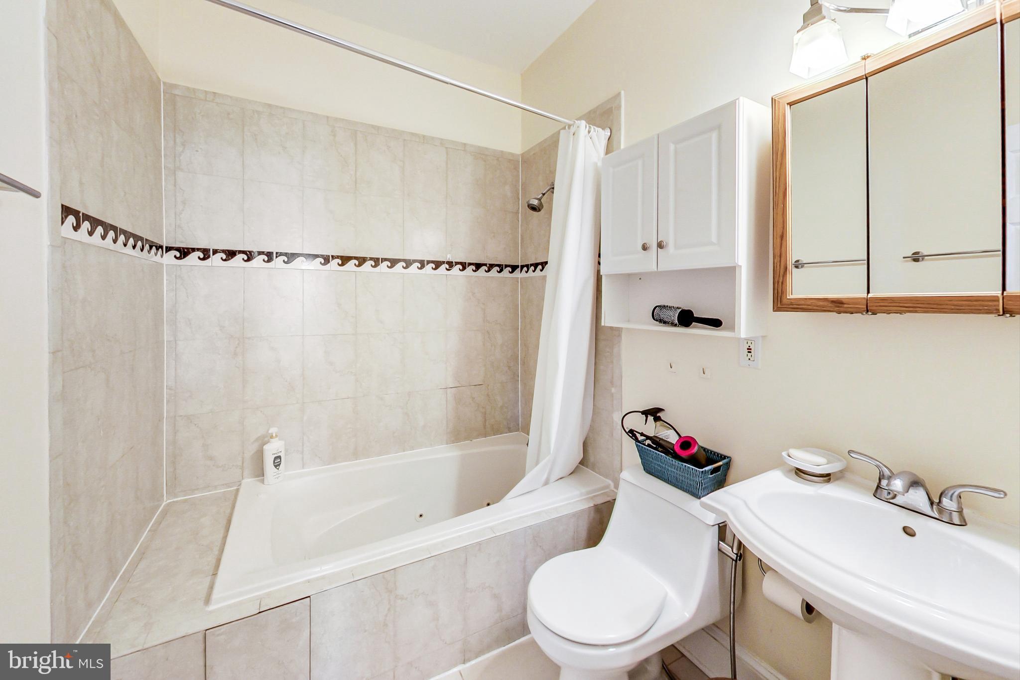 38 Q Street Northeast Washington, DC 20002 - Photo 34 of 48 Rear Bedroom Bathroom