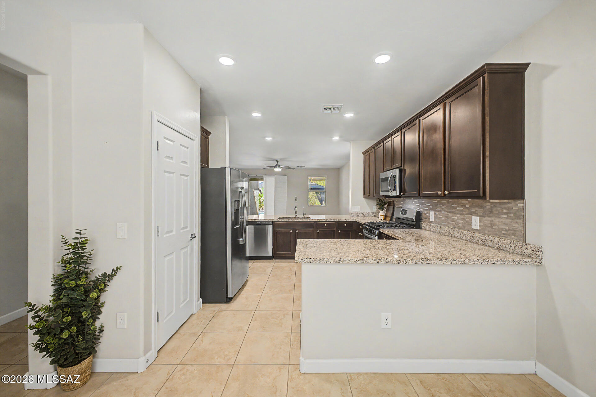 9794 North Howling Wolf Road Marana, AZ 85653 - Photo 19 of 41 17-Howling Wolf
