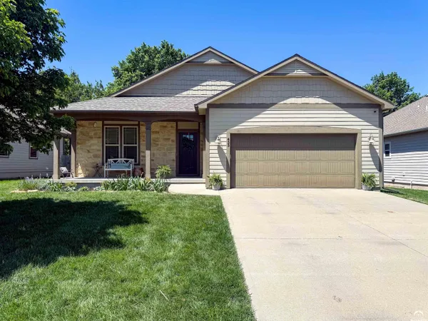 $465,000 | 433 Seele Drive, Lawrence, KS 66049