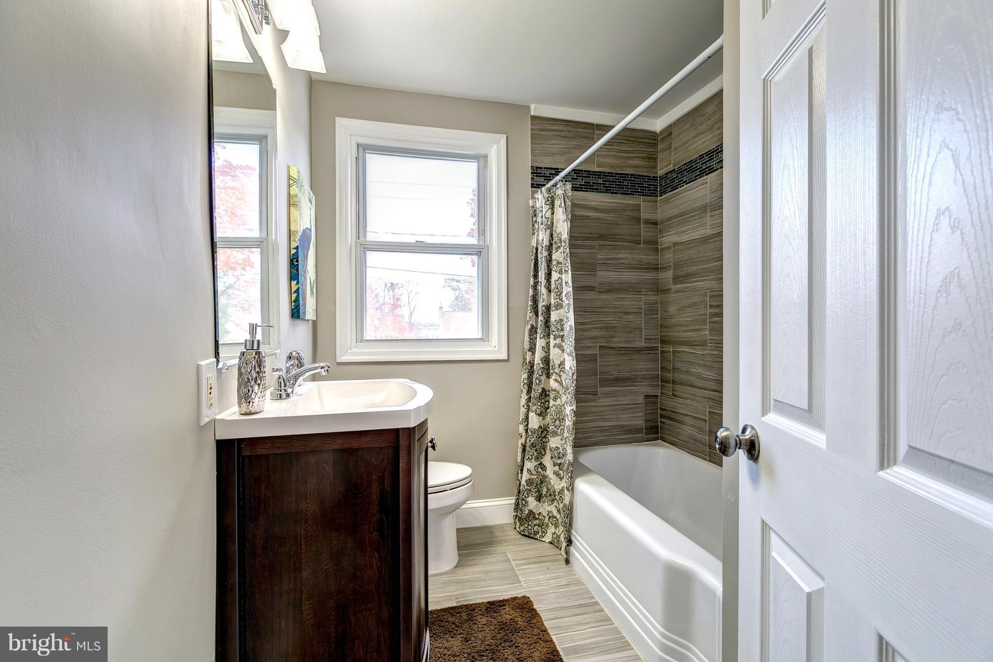 1825 Weyburn Road Baltimore, MD 21237 - Photo 14 of 30 Full Bathroom on Main Level