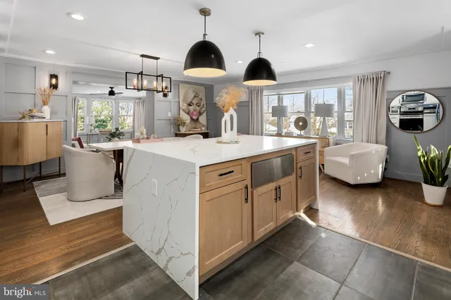 $1,100,000 | 2813 James Drive, Alexandria, VA 22303