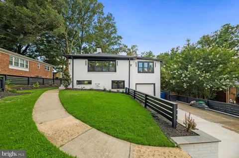 $1,100,000 | 2813 James Drive, Alexandria, VA 22303