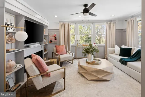 $1,100,000 | 2813 James Drive, Alexandria, VA 22303