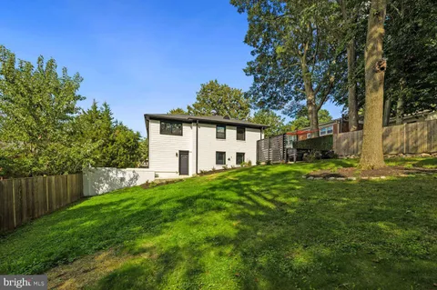 $1,100,000 | 2813 James Drive, Alexandria, VA 22303