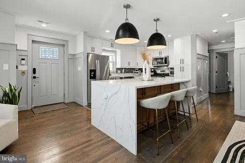 $1,100,000 | 2813 James Drive, Alexandria, VA 22303