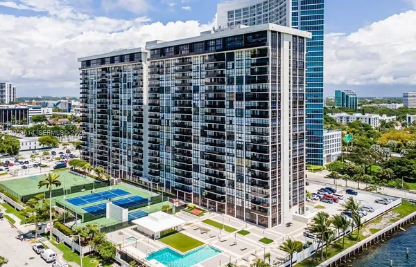 $3,300 | 600 Northeast 36th Street, Unit 801, Miami, FL 33137