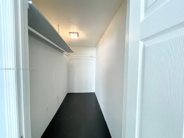 $3,300 | 600 Northeast 36th Street, Unit 801, Miami, FL 33137