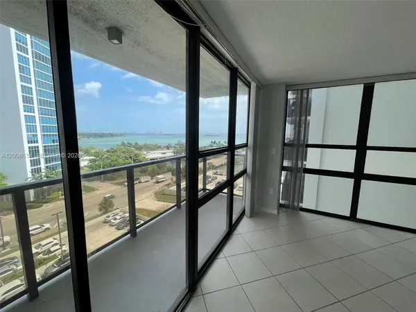$3,300 | 600 Northeast 36th Street, Unit 801, Miami, FL 33137