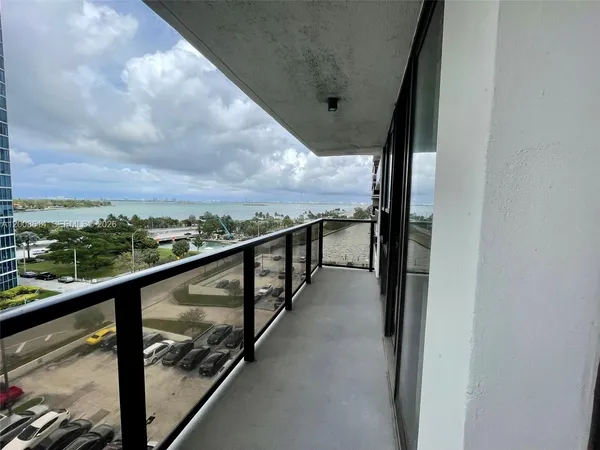 $3,300 | 600 Northeast 36th Street, Unit 801, Miami, FL 33137