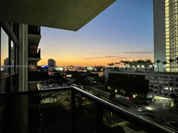 $3,300 | 600 Northeast 36th Street, Unit 801, Miami, FL 33137