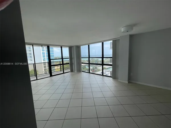 $3,300 | 600 Northeast 36th Street, Unit 801, Miami, FL 33137