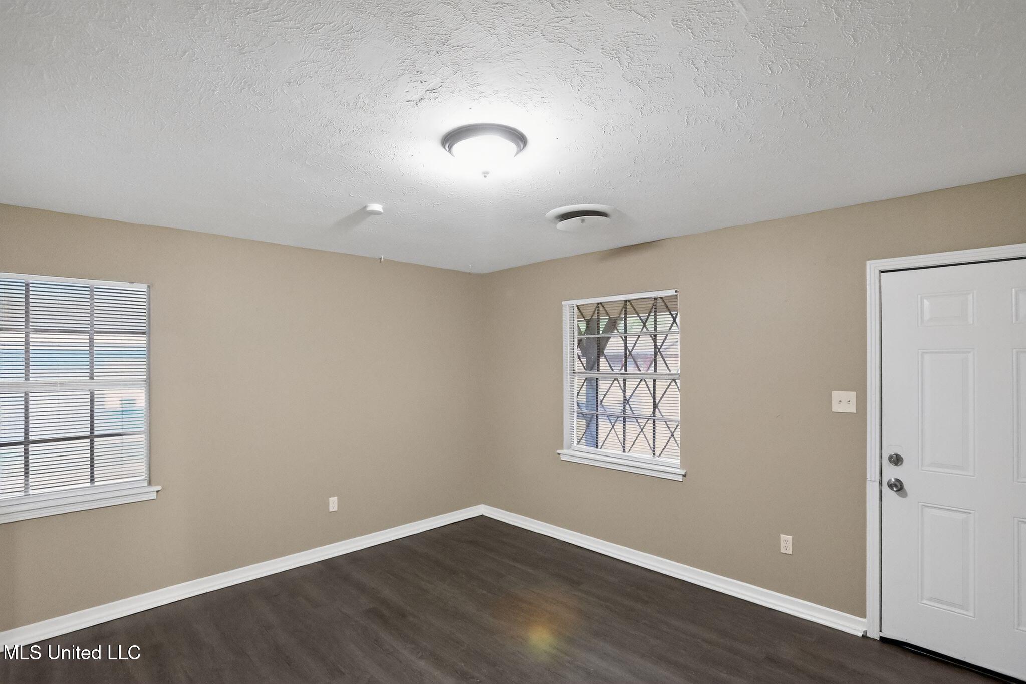 5742 Wild Flower Drive Jackson, MS 39209 - Photo 4 of 40 14_5742_Wild_Flower_Dr_Jackson_MS_39209-