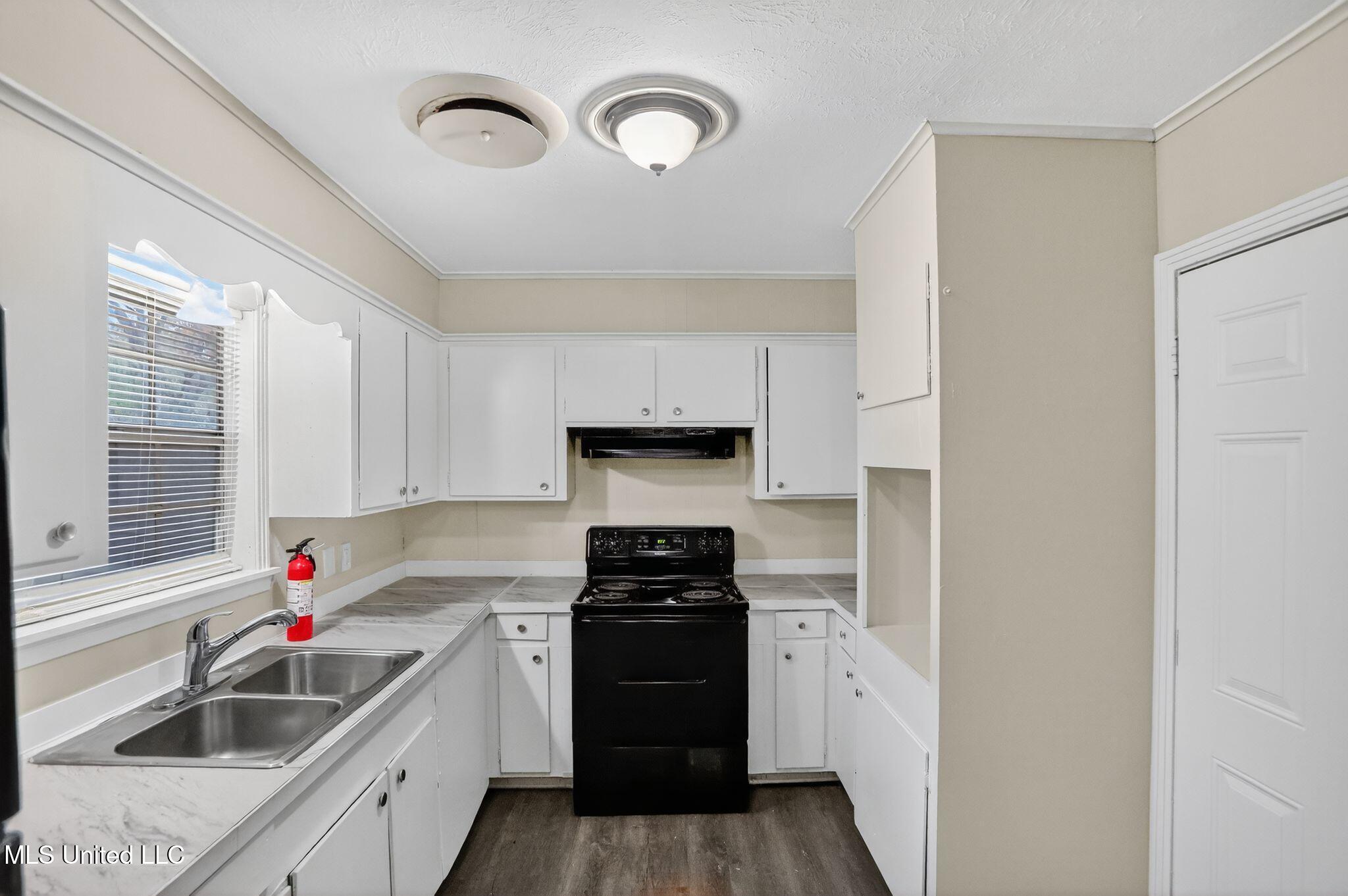 5742 Wild Flower Drive Jackson, MS 39209 - Photo 5 of 40 22_5742_Wild_Flower_Dr_Jackson_MS_39209-