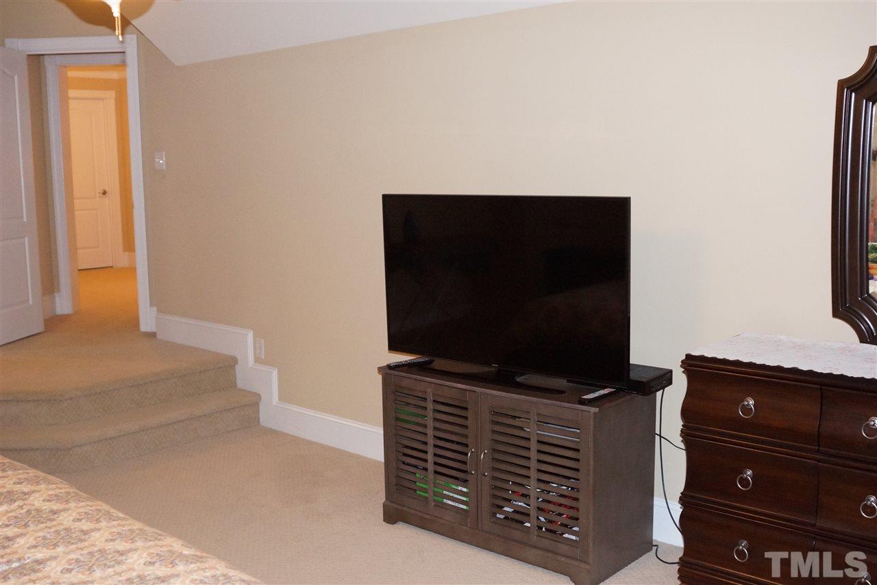 1105 Hobson Court Raleigh, NC 27607 - Photo 13 of 25 Gallery Image 13