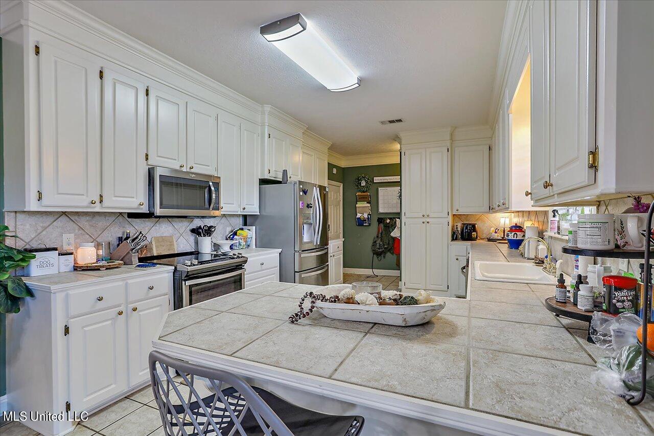 164 Raulston Drive Byram, MS 39272 - Photo 12 of 36 13-164 Raulston Dr