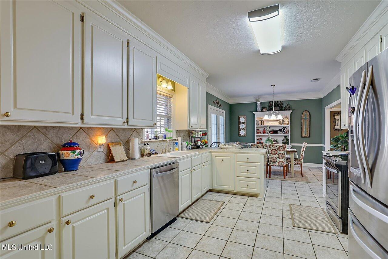 164 Raulston Drive Byram, MS 39272 - Photo 15 of 36 16-164 Raulston Dr