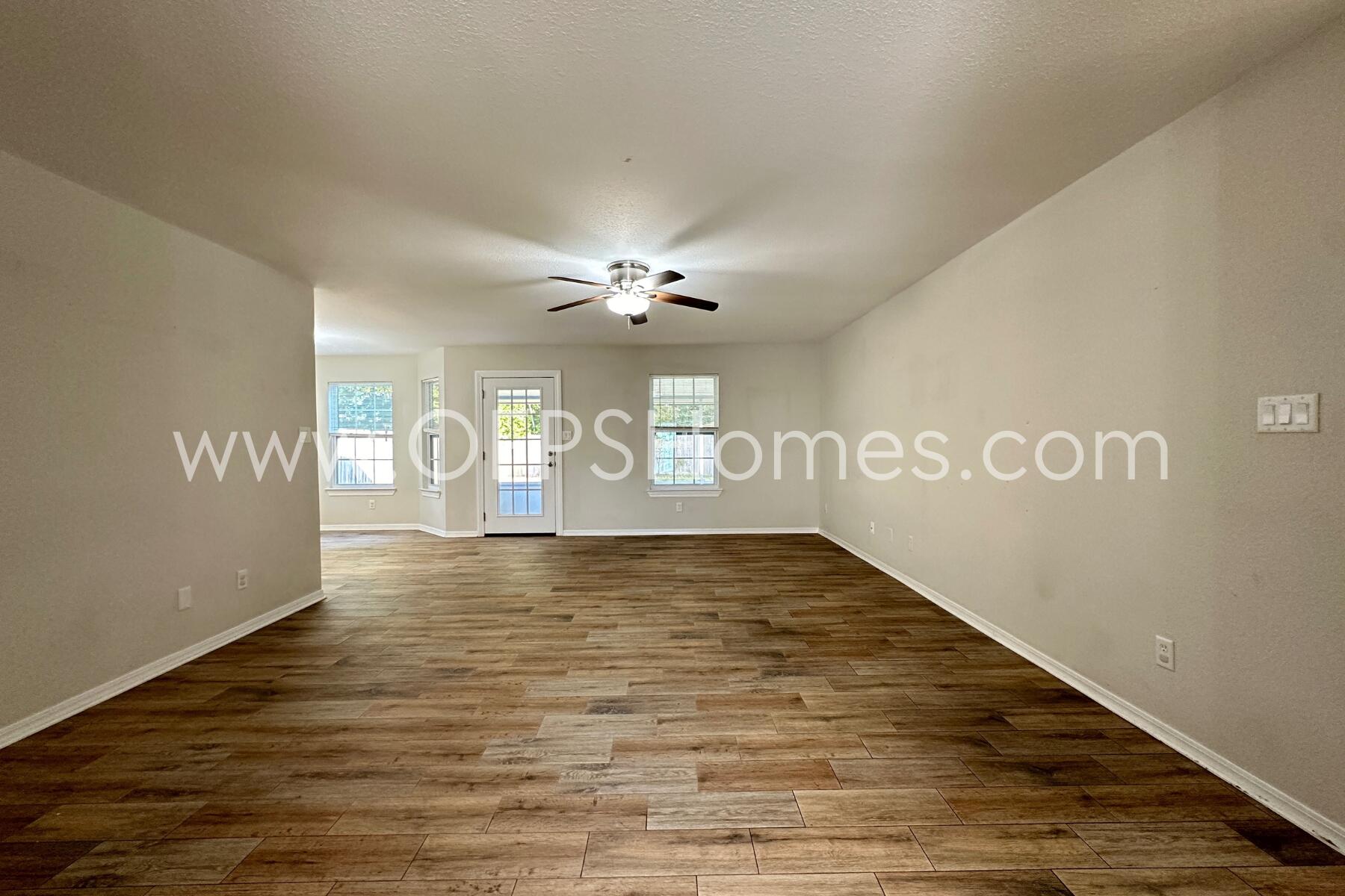 932 Emily Circle Fort Walton Beach, FL 32547 - Photo 5 of 20 a view of an empty room