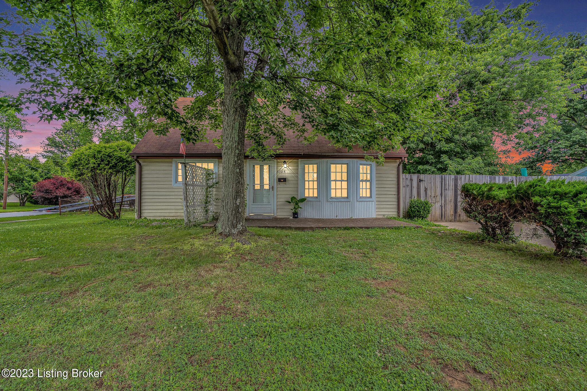 6725 Pendleton Road Louisville, KY 40272 - Photo 1 of 20 DSC05591