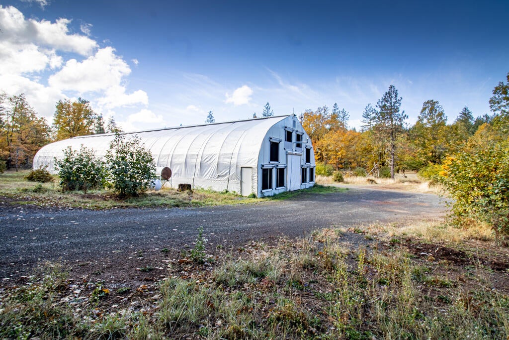 4343 Dick George Road Cave Junction, OR 97523 - Photo 25 of 33 IMG_8575-HDR