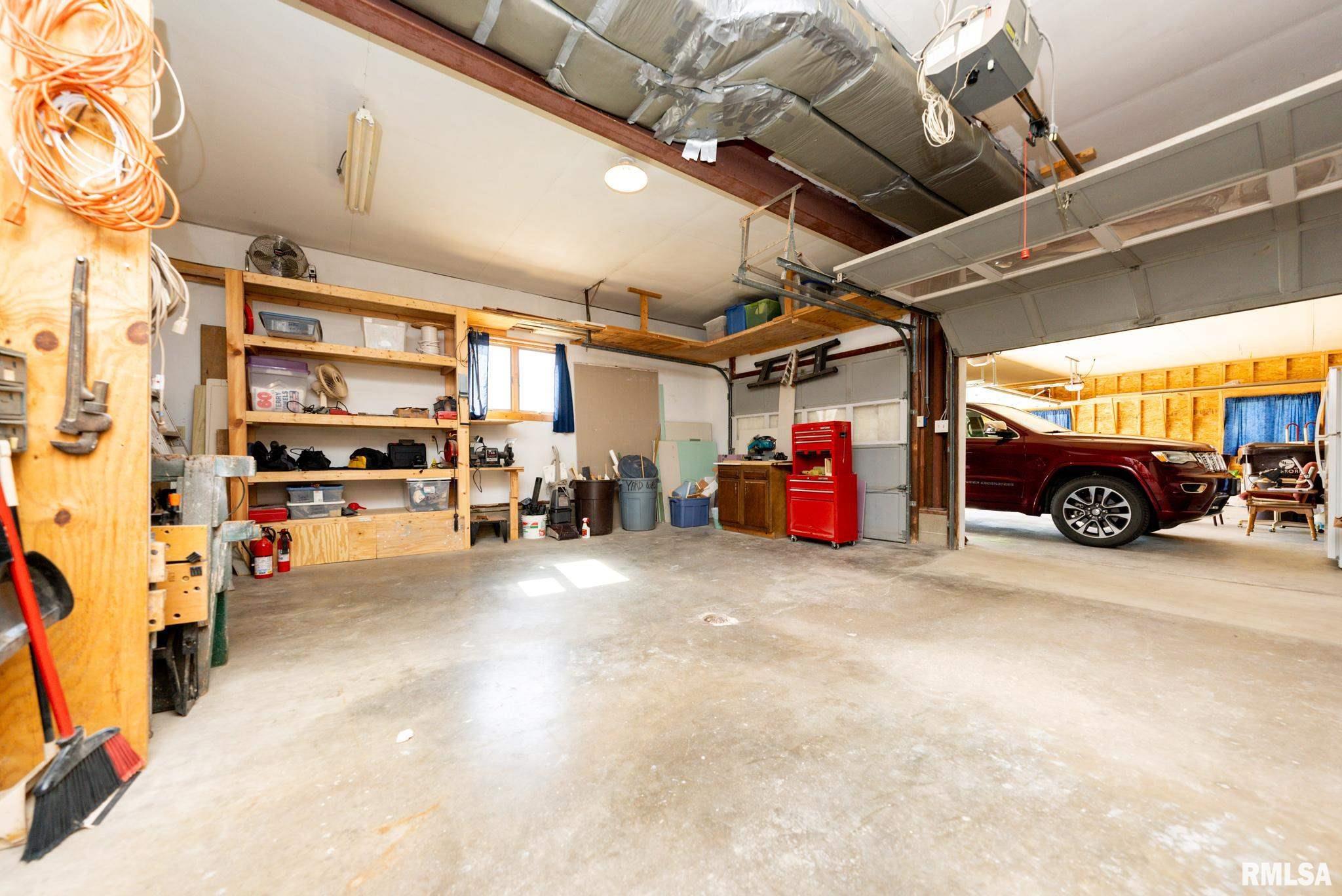 401 West Timber Ridge Drive Peoria, IL 61615 - Photo 16 of 41 Gallery Image 16