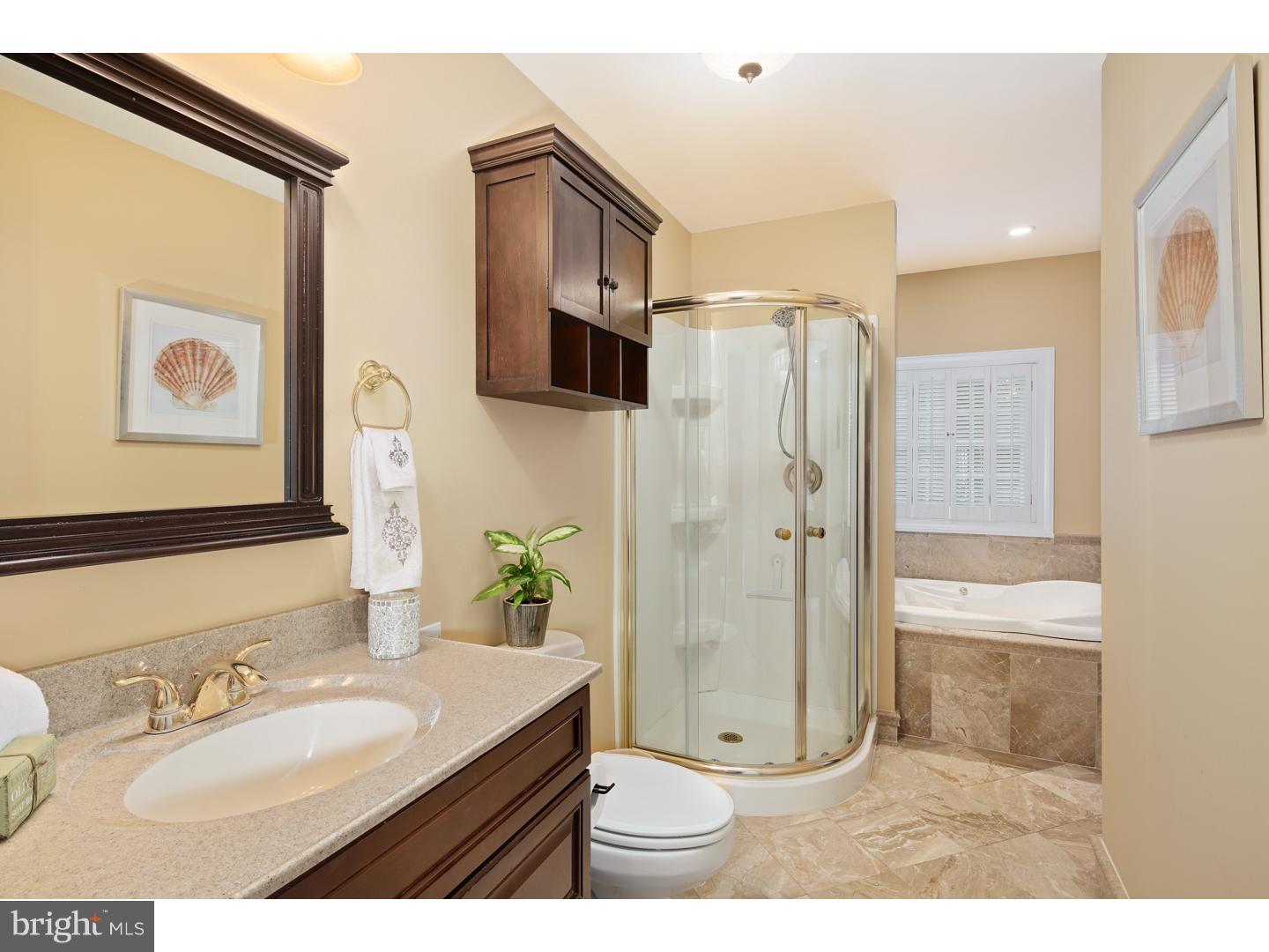9 Briarhill Road Berlin, NJ 08009 - Photo 15 of 25 Master Bathroom