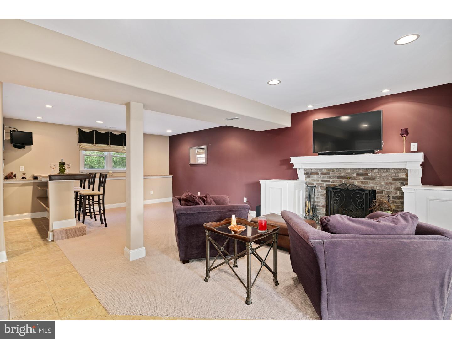 9 Briarhill Road Berlin, NJ 08009 - Photo 5 of 25 Family Room