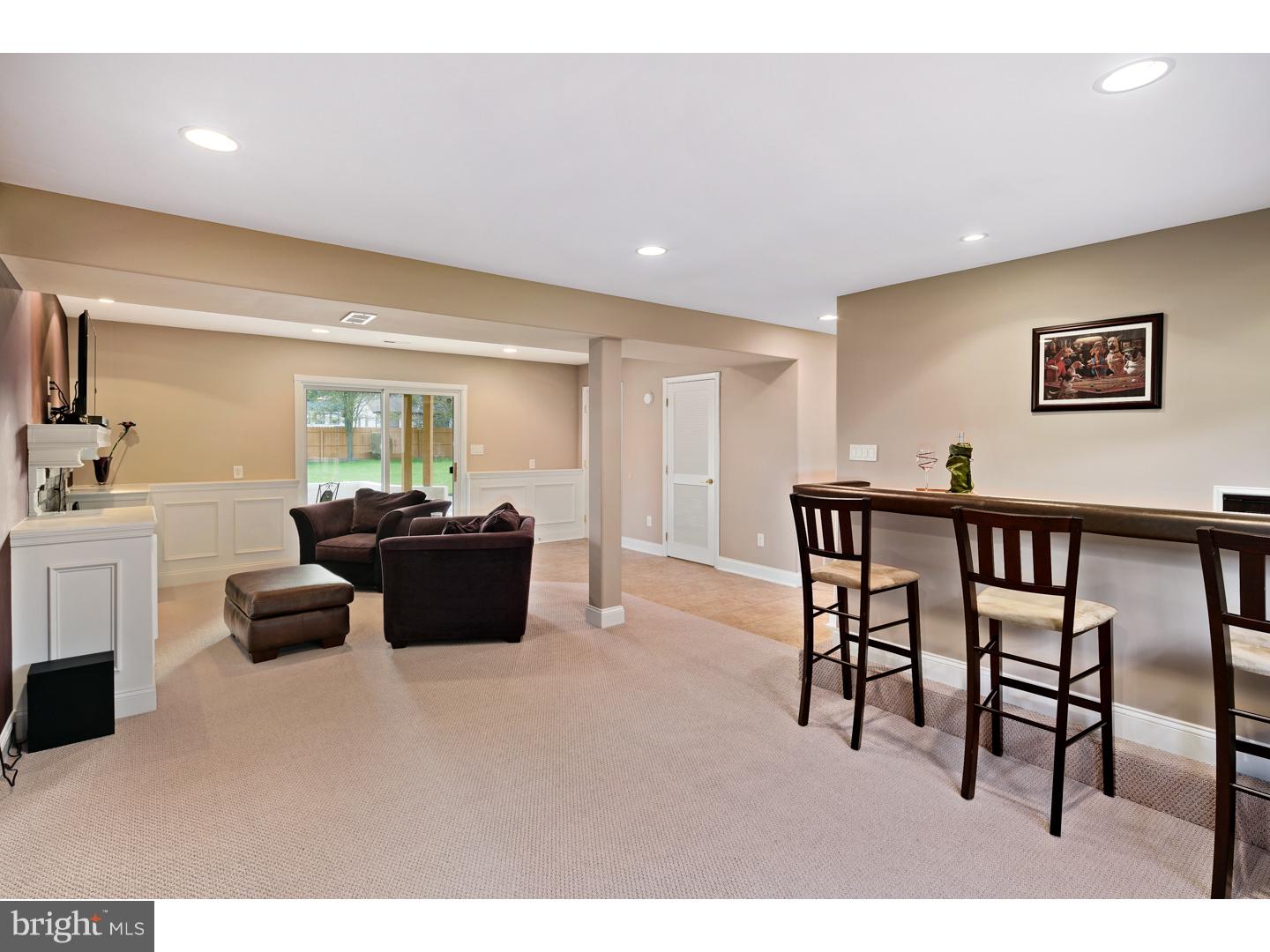 9 Briarhill Road Berlin, NJ 08009 - Photo 7 of 25 Family Room