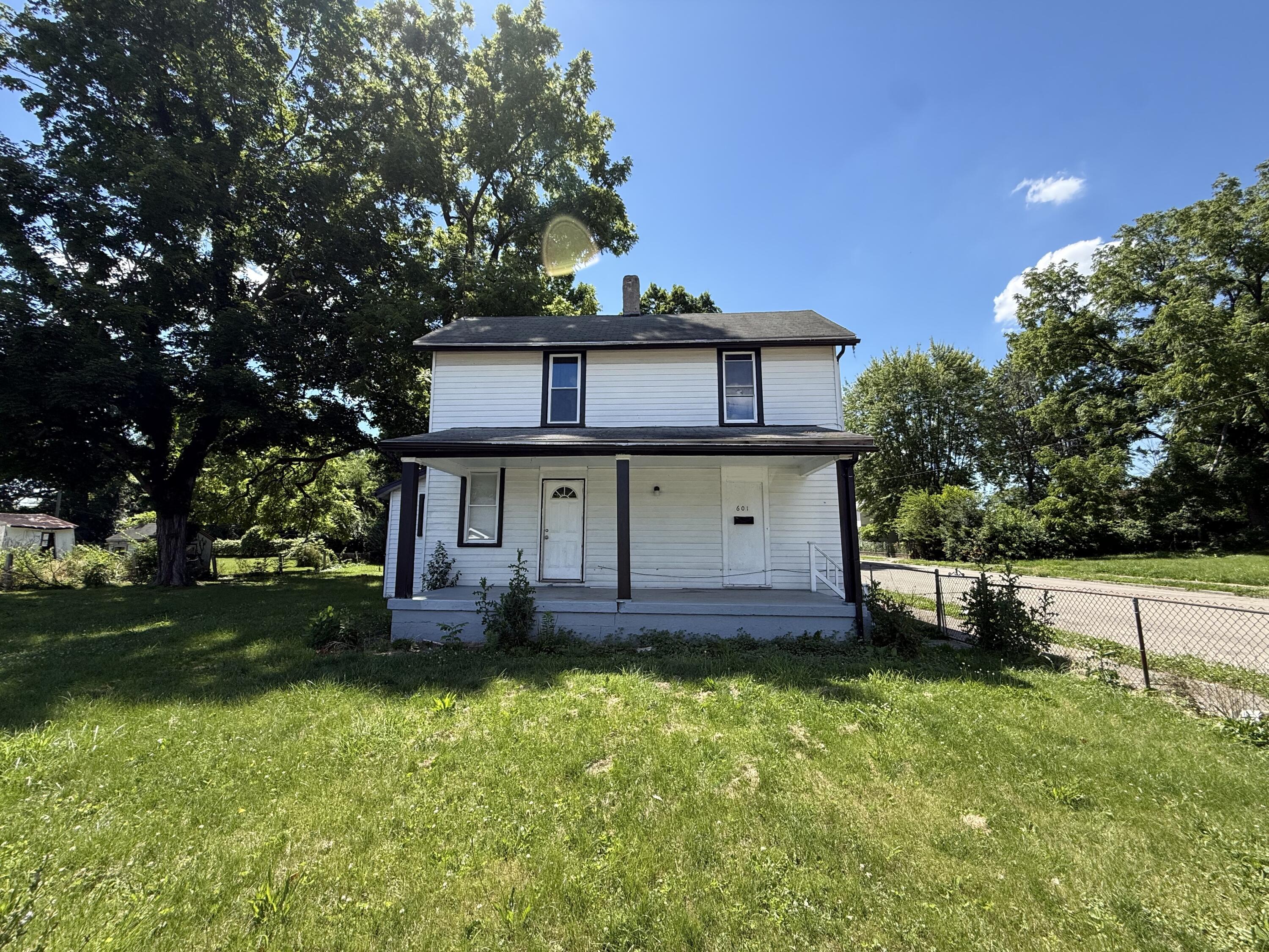 601 South Isabella Street Springfield, OH 45506 - Photo 2 of 6 601 isabella 5