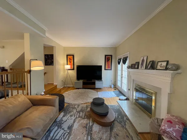 $4,250 | 6 South Montague Street, Arlington, VA 22204