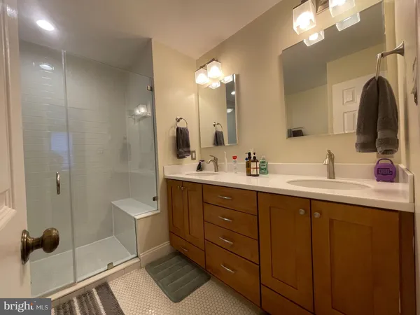 $4,250 | 6 South Montague Street, Arlington, VA 22204