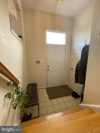$4,250 | 6 South Montague Street, Arlington, VA 22204