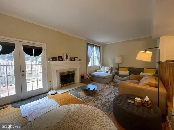 $4,250 | 6 South Montague Street, Arlington, VA 22204