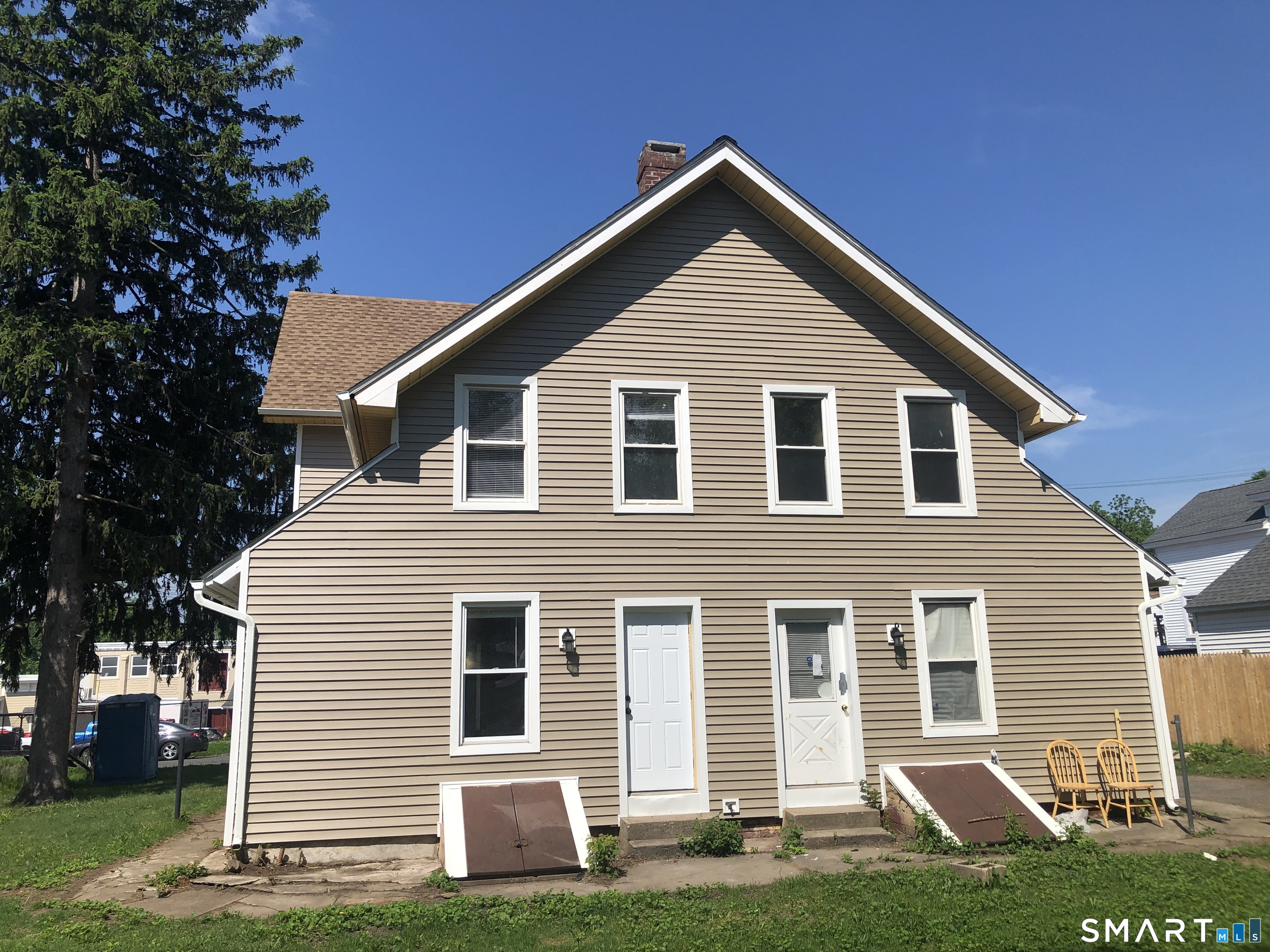 69 Prospect Street Enfield, CT 06082 - Photo 4 of 19