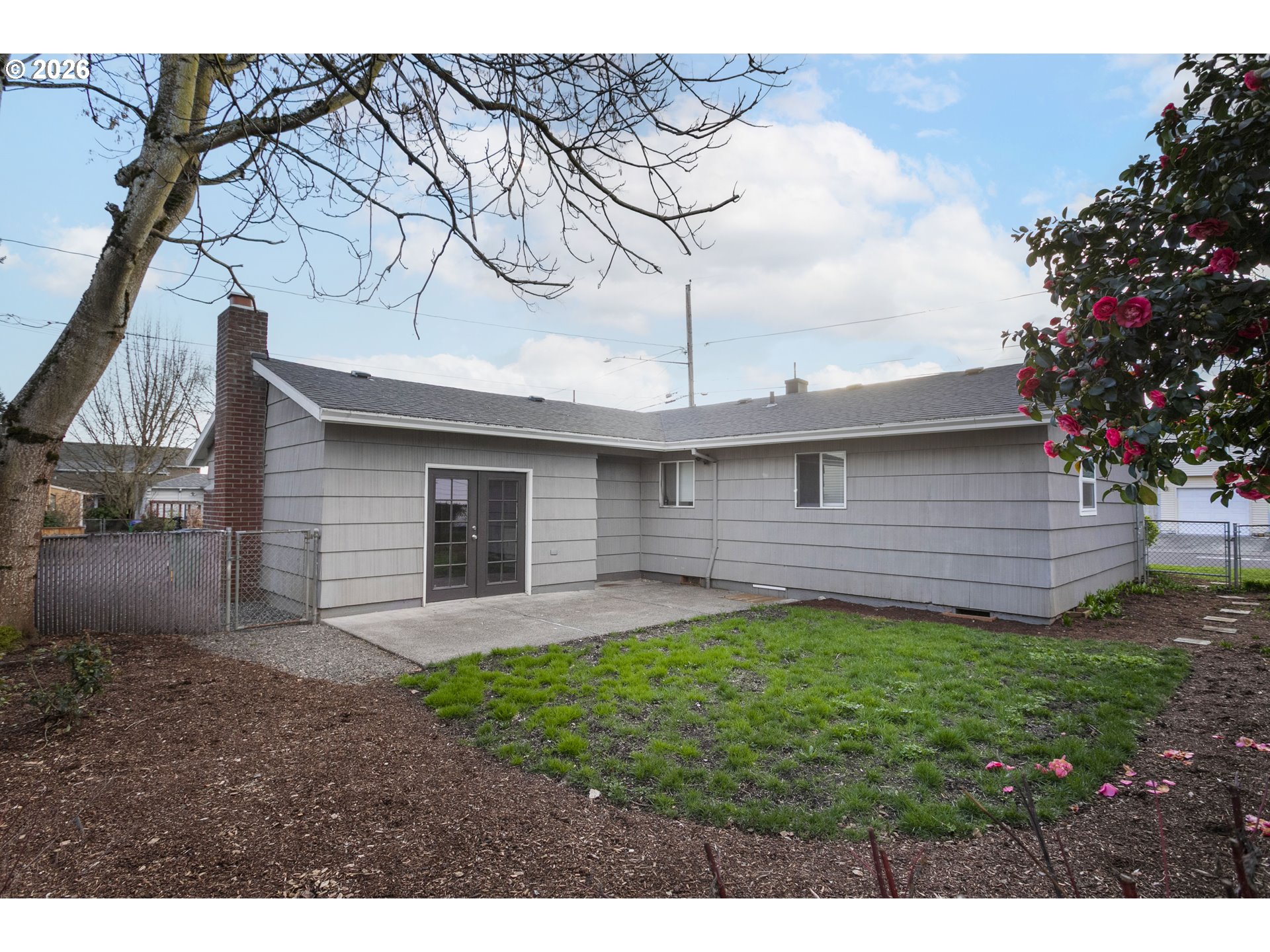 8705 Southeast Pardee Street Portland, OR 97266 - Photo 24 of 32 a view of a backyard of the house