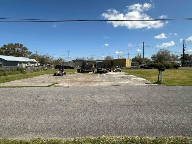 $30,000 | 5452 Highway 56, Chauvin, LA 70344