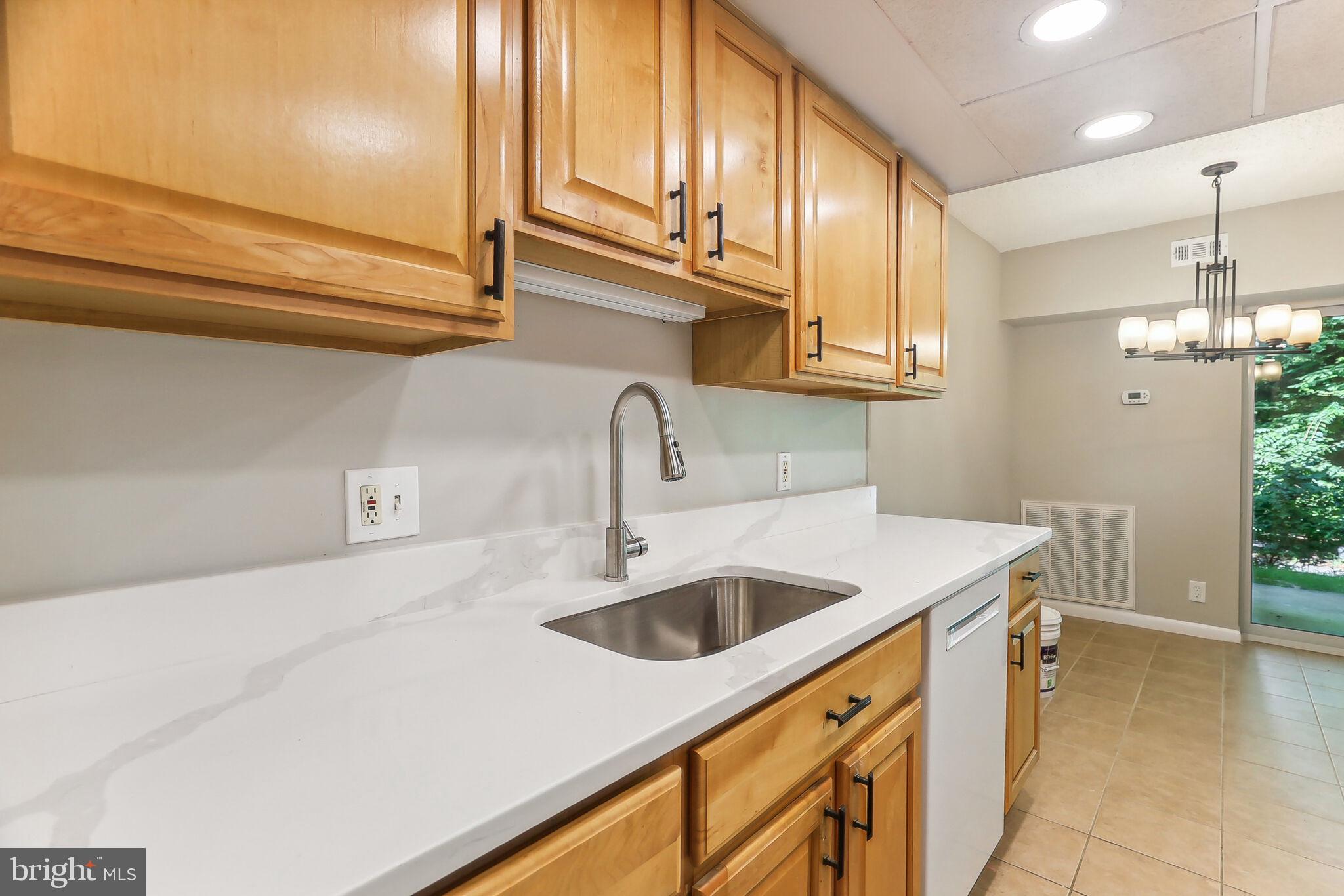 11658 Stoneview Square, Unit 2B Reston, VA 20191 - Photo 4 of 15 Gallery Image 4