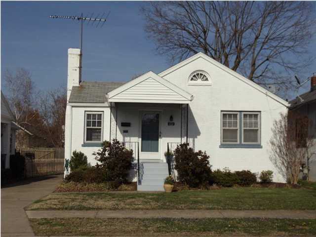 213 Fairlawn Road Louisville, KY 40207 - Photo 1 of 20 Primary Photo
