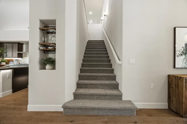 a view of entryway and hall