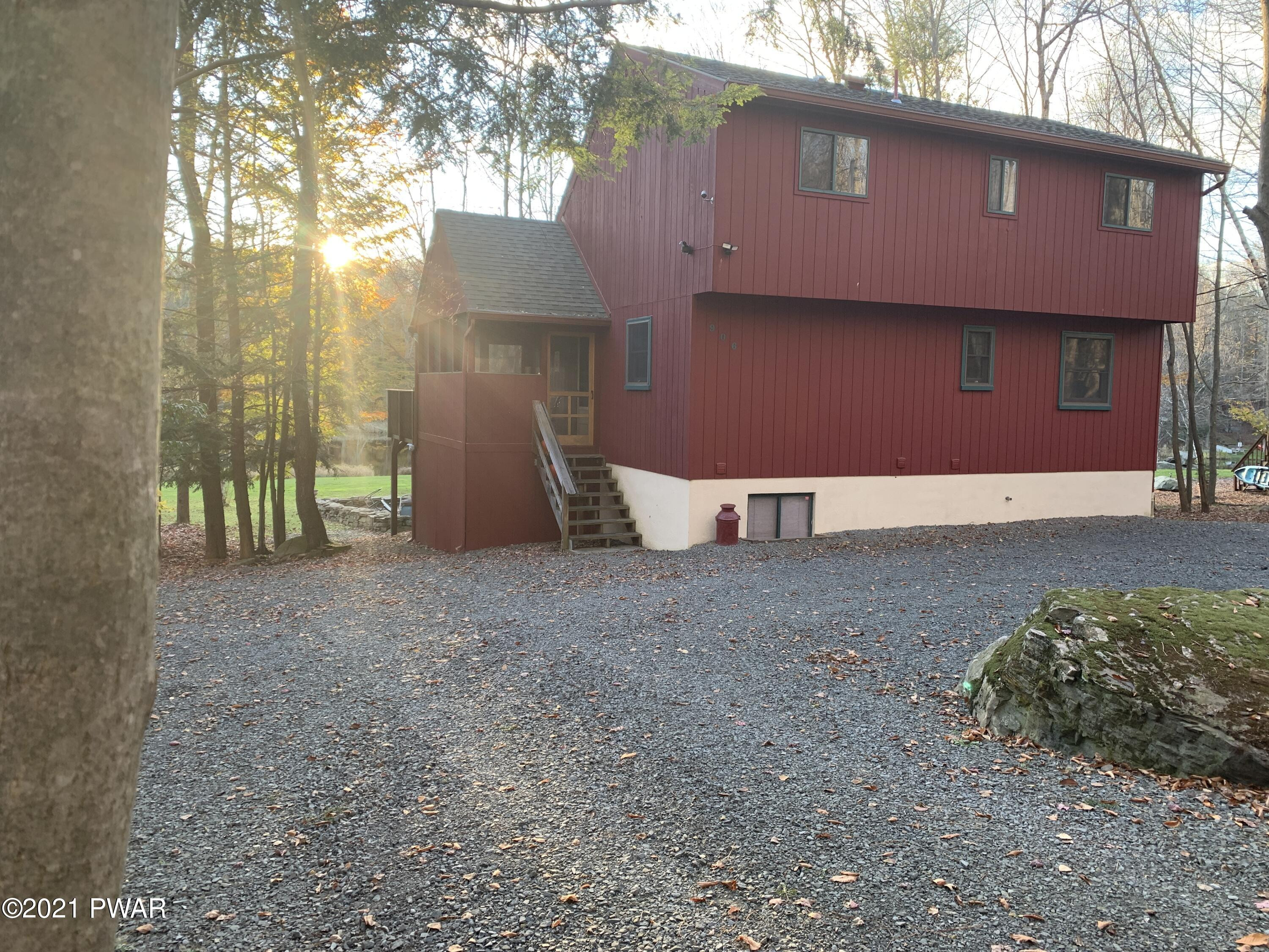 906 Deerfield Road