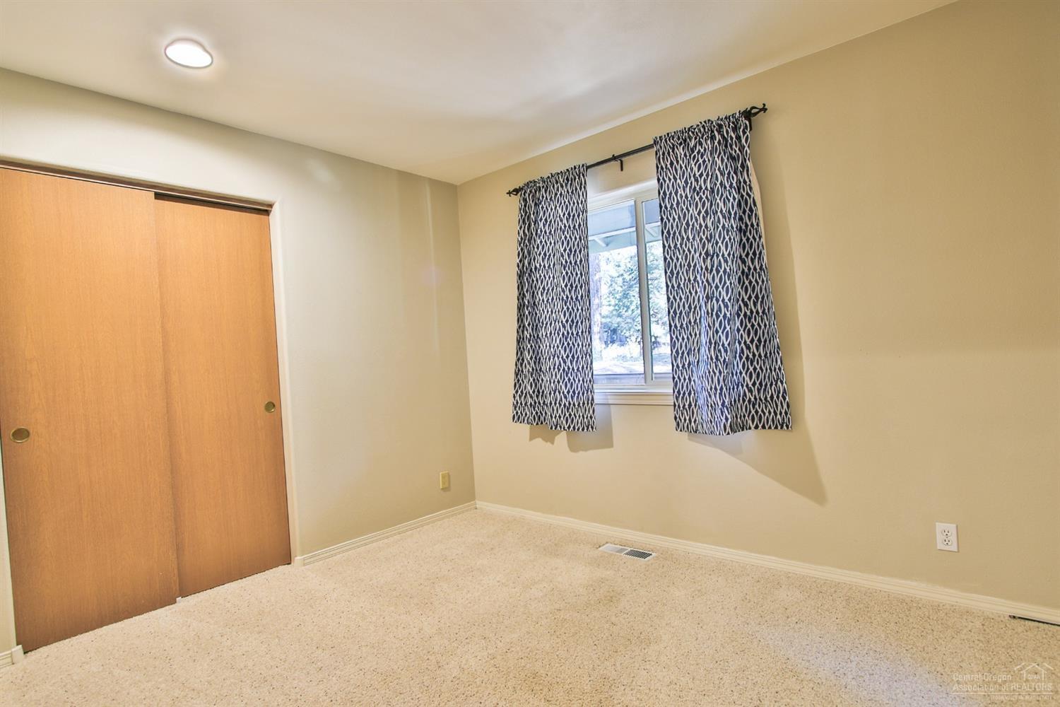 16960 Hermosa Road Bend, OR 97707 - Photo 16 of 22 Additional Photo