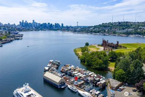 $383,000 | 2143 North Northlake Way, Unit 11, Seattle, WA 98103