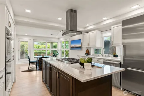 $2,074,088 | 101 99th Avenue Northeast, Unit 101, Bellevue, WA 98004