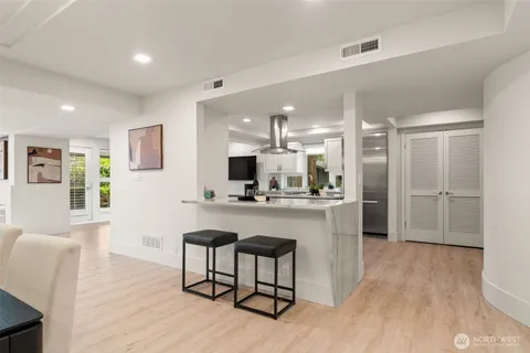 $2,074,088 | 101 99th Avenue Northeast, Unit 101, Bellevue, WA 98004